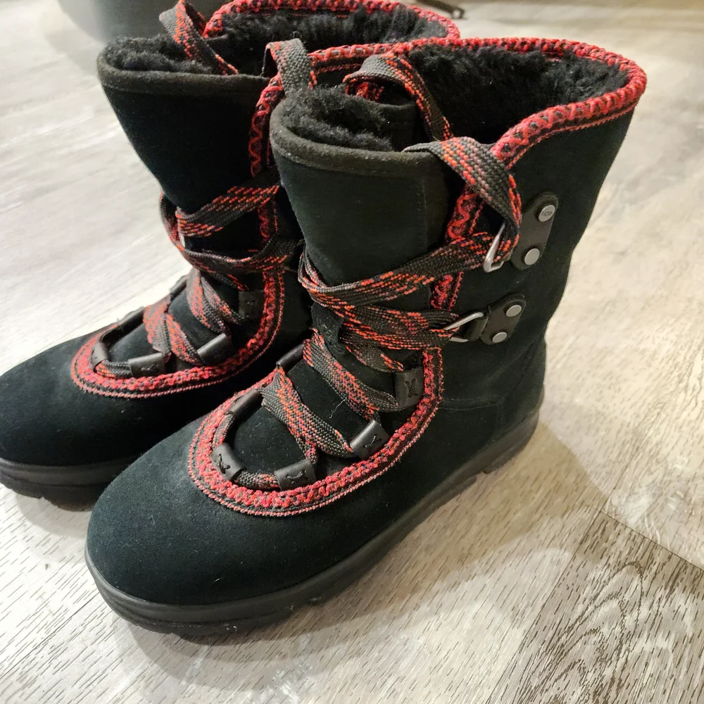 UGG winter snow